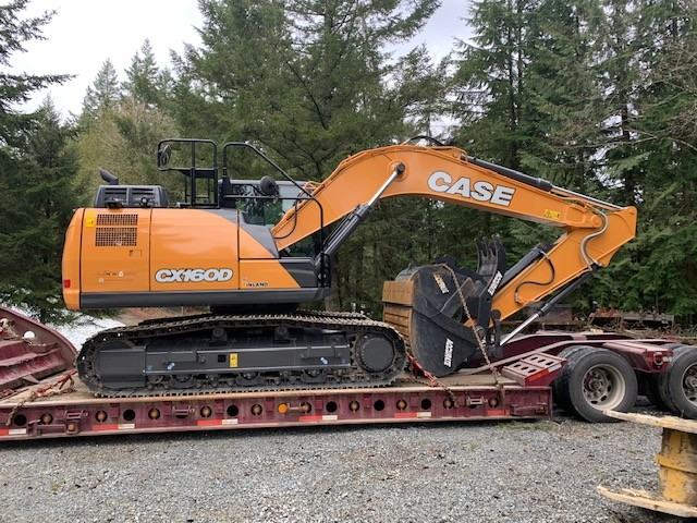 Case CX160D excavator on lowbed